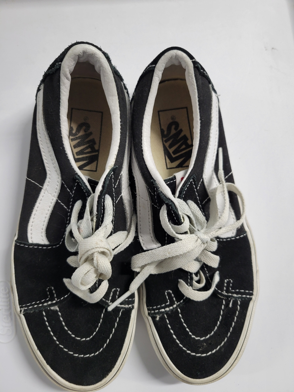Vans Men’s Black & White Old Skool Lace-Up Sneakers